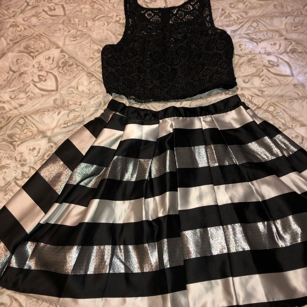 Juniors Crop Top and Skirt